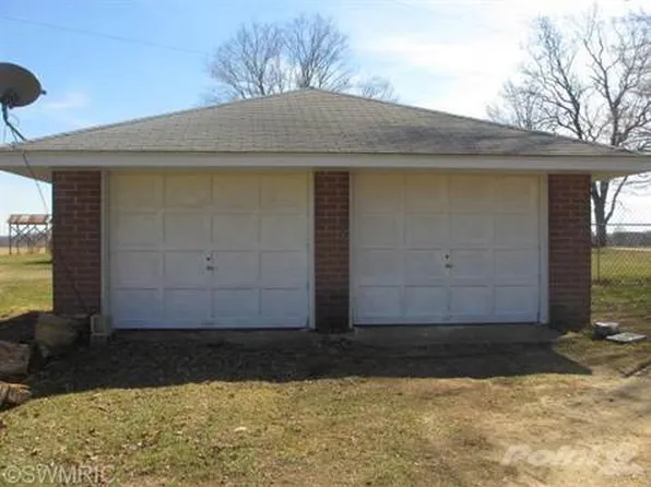 57019 Cherry Grove Rd, Dowagiac, MI 49047