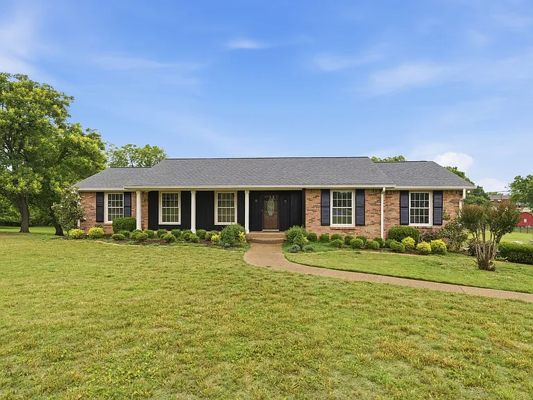 213 Rising Sun Ln — Photo 2