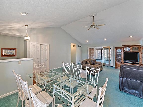 5th image of 116 Colonial Lake Dr
