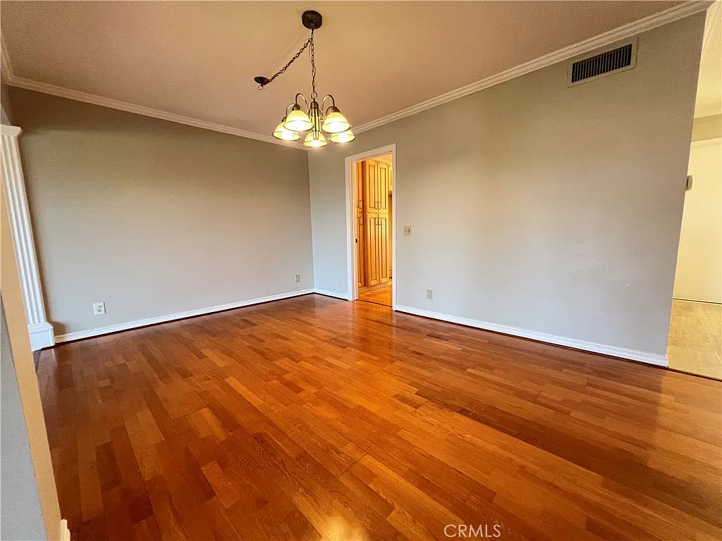 3 bed, 2.5 bath, 1913 sqft, $4,875 — Photo 4