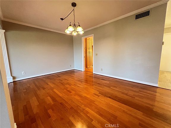 4th image of 54 Hilltop Cir