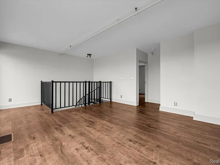 6533 E Jefferson Ave #431 — Photo 15