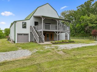 210 S 3rd St, Dickson, TN 37055