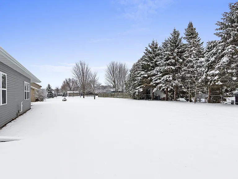 2325 Oliver Ln — Photo 35