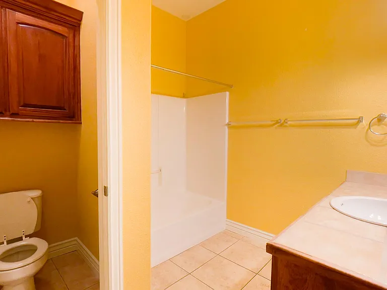 215 N Wright St — Photo 28