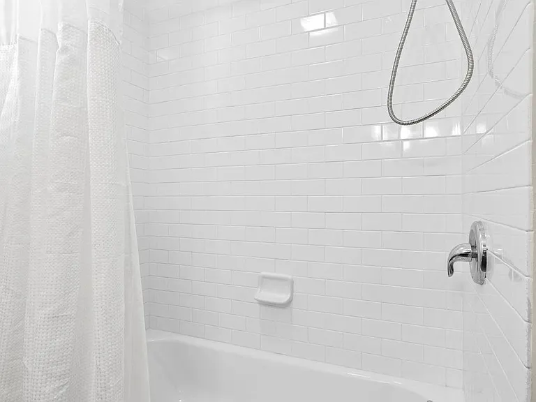 8600 Hathaway Dr — Photo 13