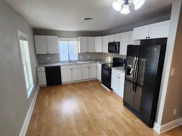 726 S 14th St #A, Sheboygan, WI 53081