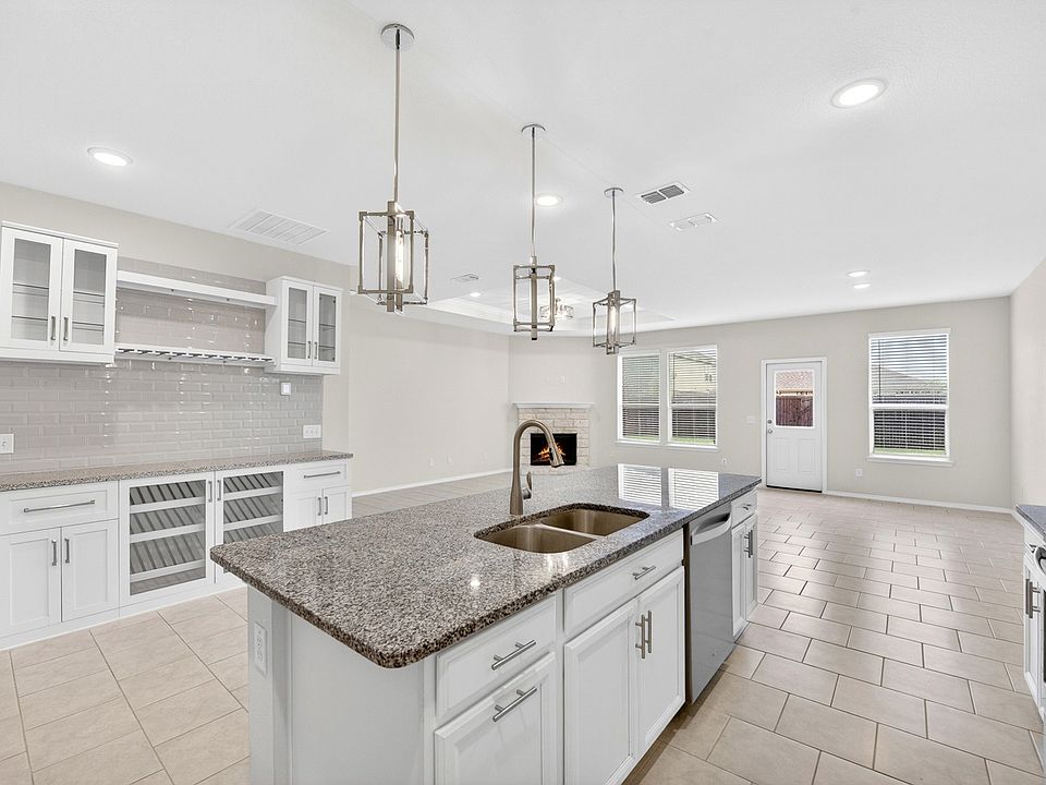 1st image of 504 Banbury Ct