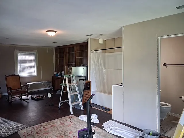 3 bed, 2000 sqft, $2,200 — Photo 3