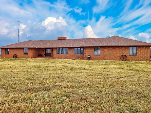 21830 P Rd, Holton, KS 66436