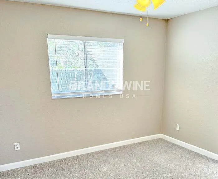 220 Bonnie Glen Ln — Photo 11