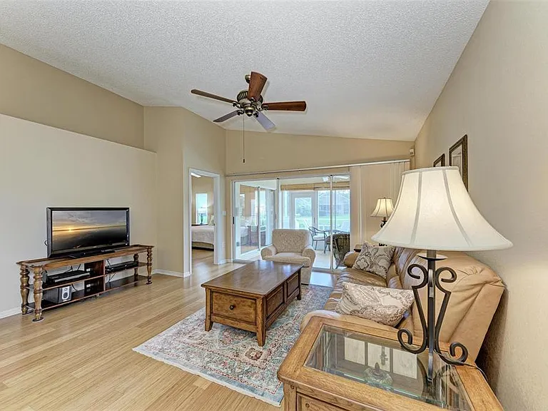 4936 Linsey Ct — Photo 7