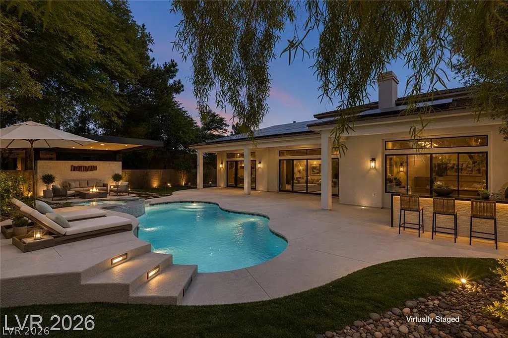 4 bed, 2.5 bath, 3693 sqft, $9,999 — Photo 2