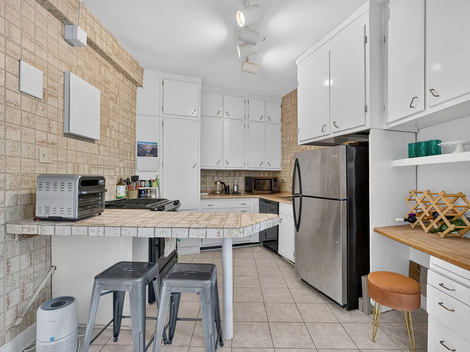 Studio, 1.0 bath, 977 sqft, $1,600 — Photo 4