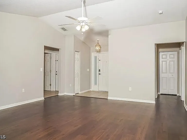 5211 Cedar Hammock Ct — Photo 4