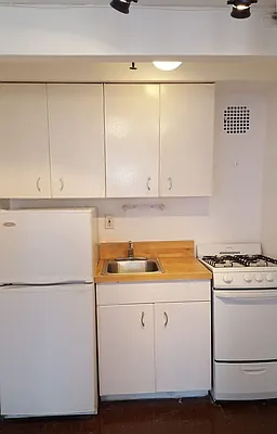 Rented by William J Farmer Inc | media 10