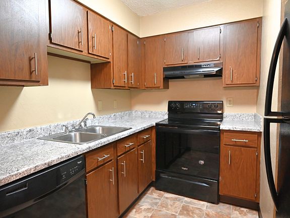 2nd image of 3260 Raven Oaks Dr #2