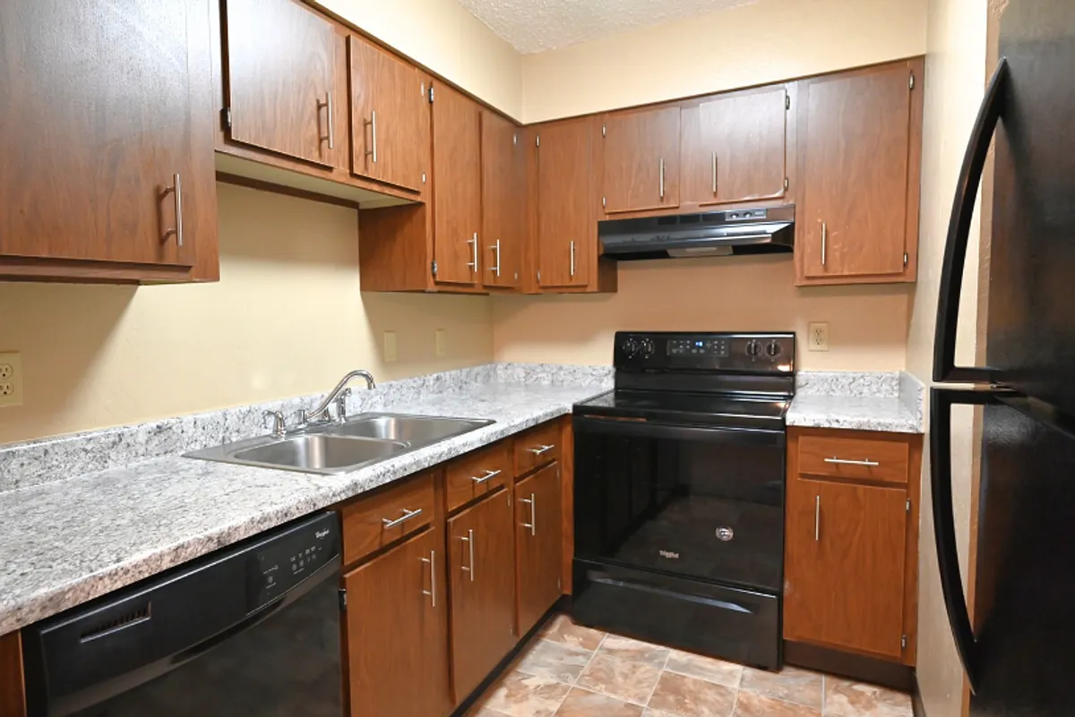 Building Photo - 3260 Raven Oaks Dr