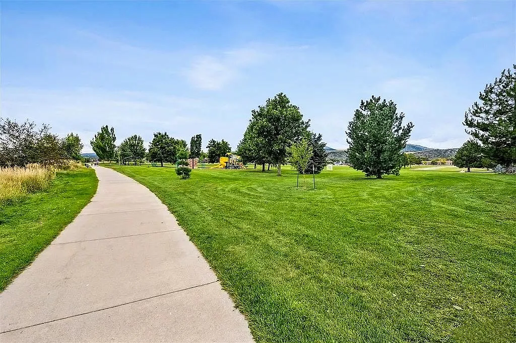 3 bed, 1356 sqft, $2,550 — Photo 3