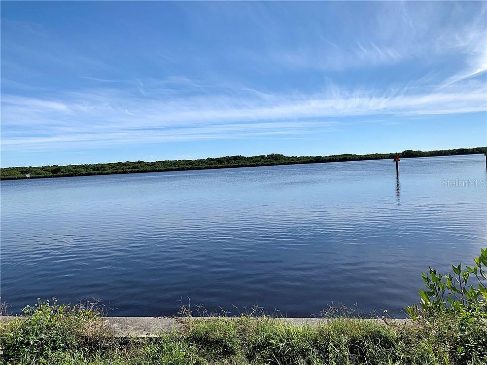 2nd image of 3590 Peace River Dr