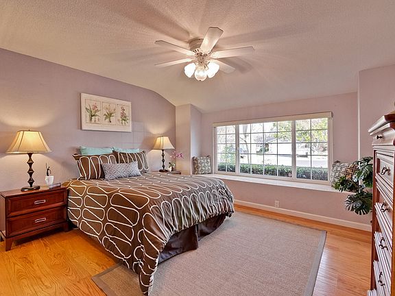 5th image of 2447 Villa Nueva Way