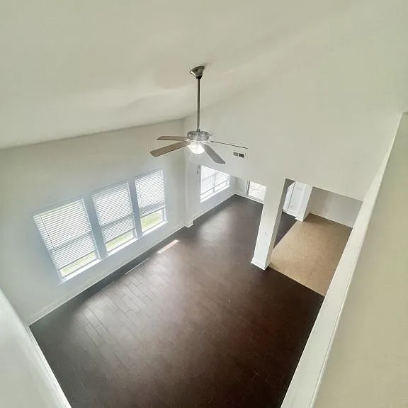 425 Tiburon Dr — Photo 14