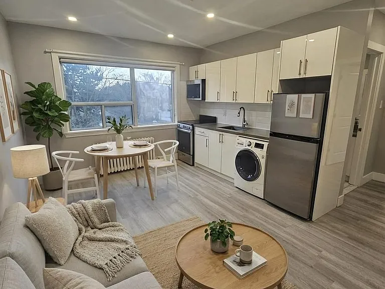 1566 Avenue Rd #201 — Photo 2