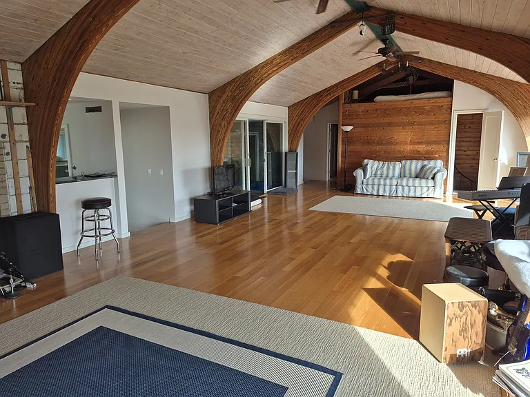 Spacious Family Room