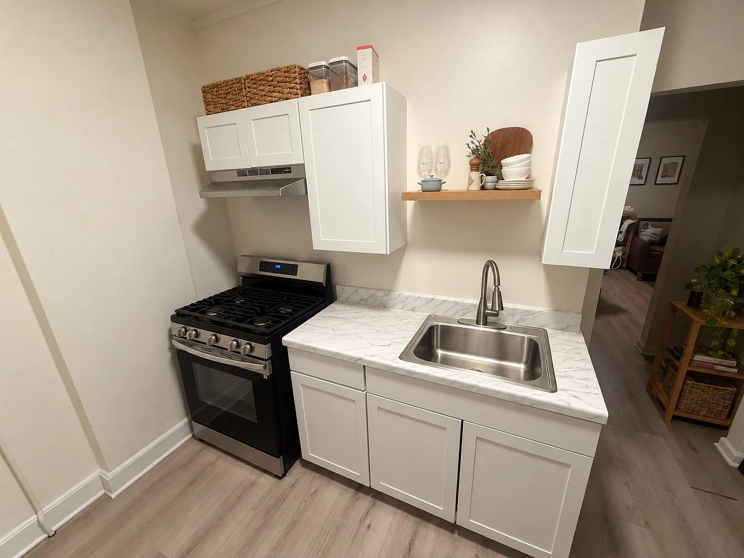 3 bed, 1.5 bath, $2,350 — Photo 2