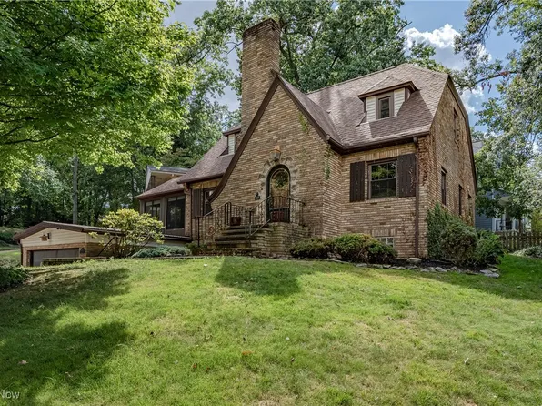 453 Palisades Dr, Akron, OH 44303