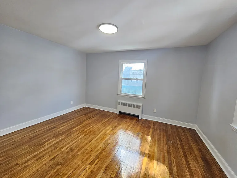 352 S Center St #2 — Photo 3