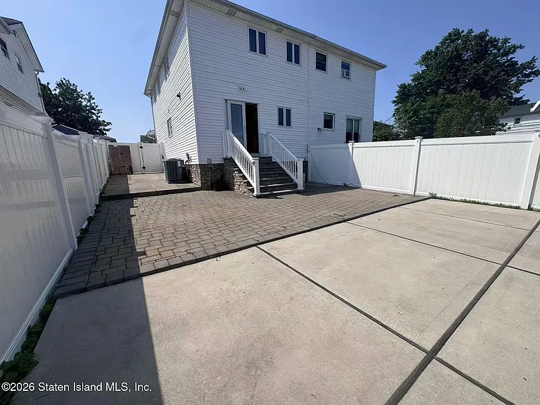 483 Barlow Ave — Photo 17