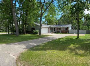 1990 Green Tree Dr, Plover, WI 54467