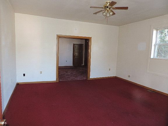 3rd image of 102 S Thomas St