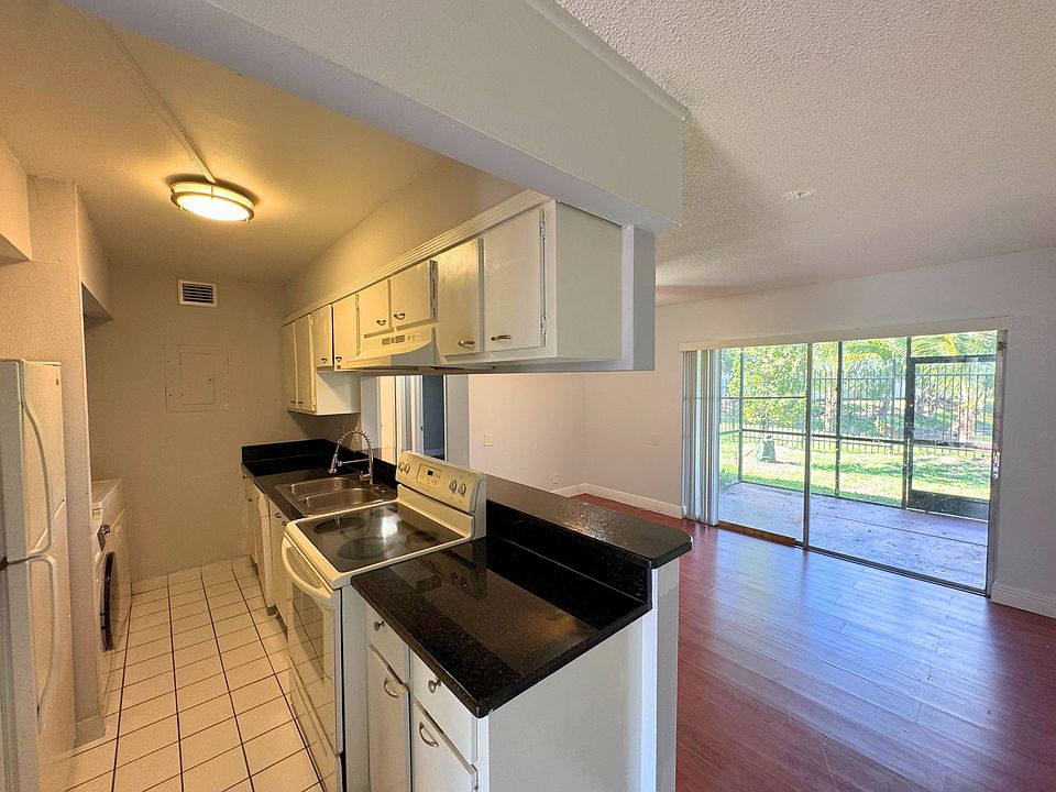 1st image of 4457 Treehouse Ln APT 14C
