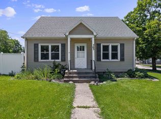 705 High St, Pecatonica, IL 61063