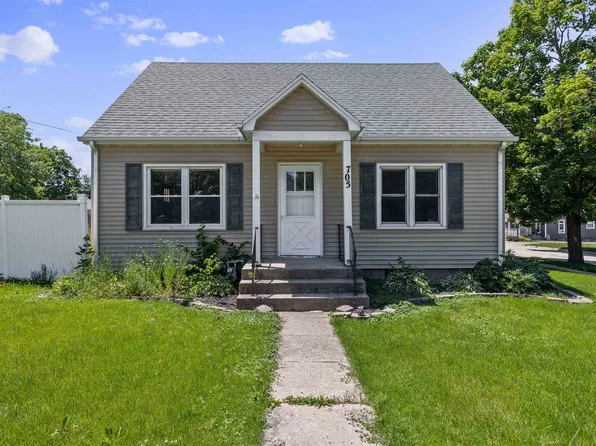 705 High St, Pecatonica, IL 61063