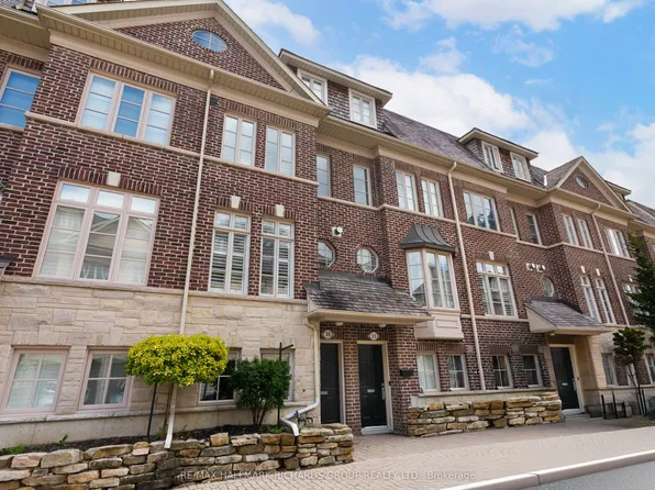 35 Furrow Ln, Toronto, ON M8Z 0A2