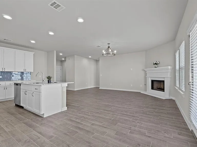 228 Appleberry Ln — Photo 13