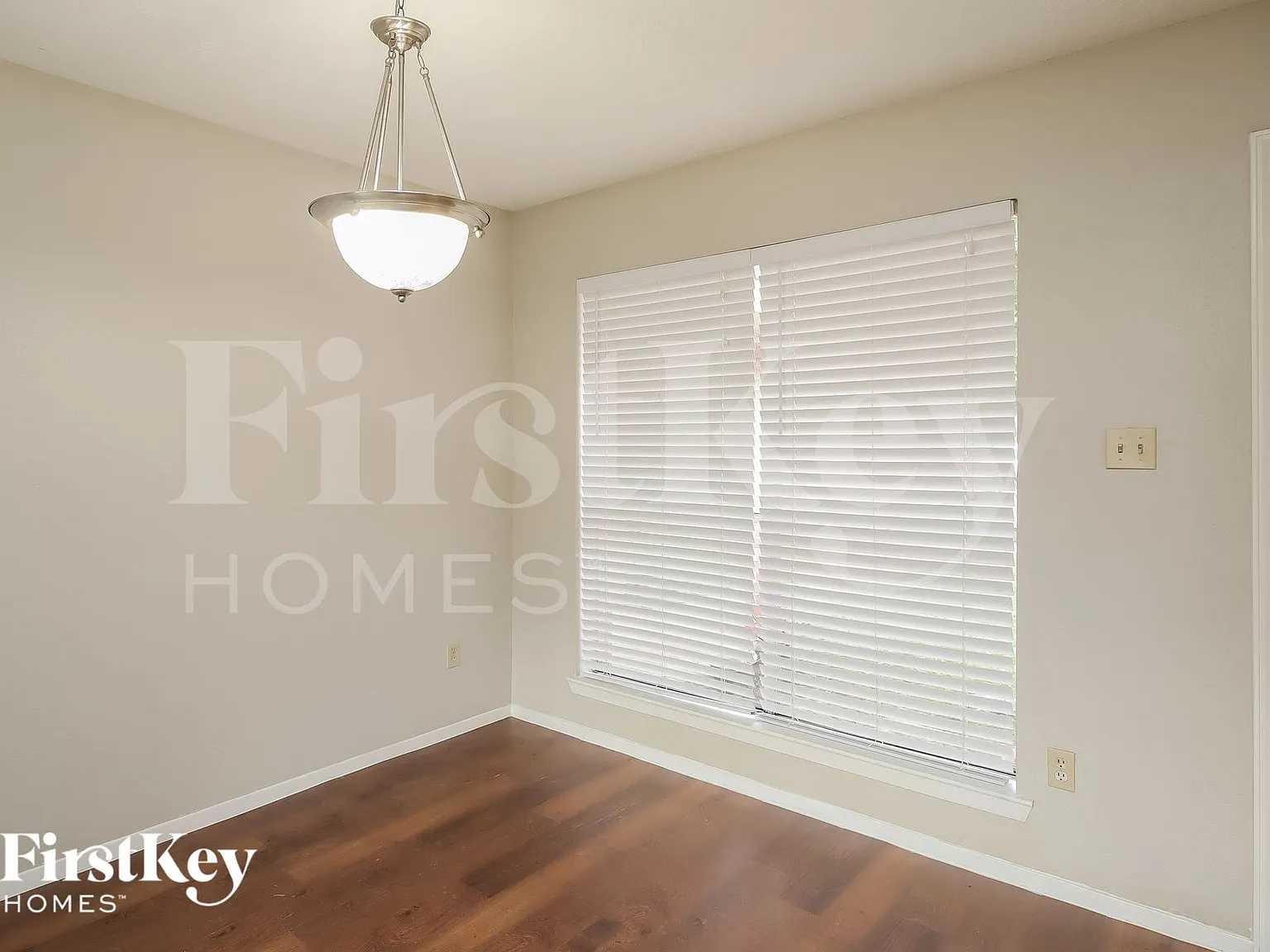 4 bed, 2.0 bath, 1719 sqft, $1,815 — Photo 4