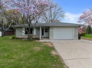 4125 S 101st St, Greenfield, WI 53228