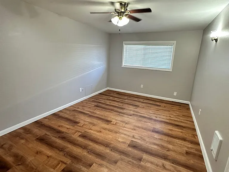 Vermonter Apartments — Photo 6