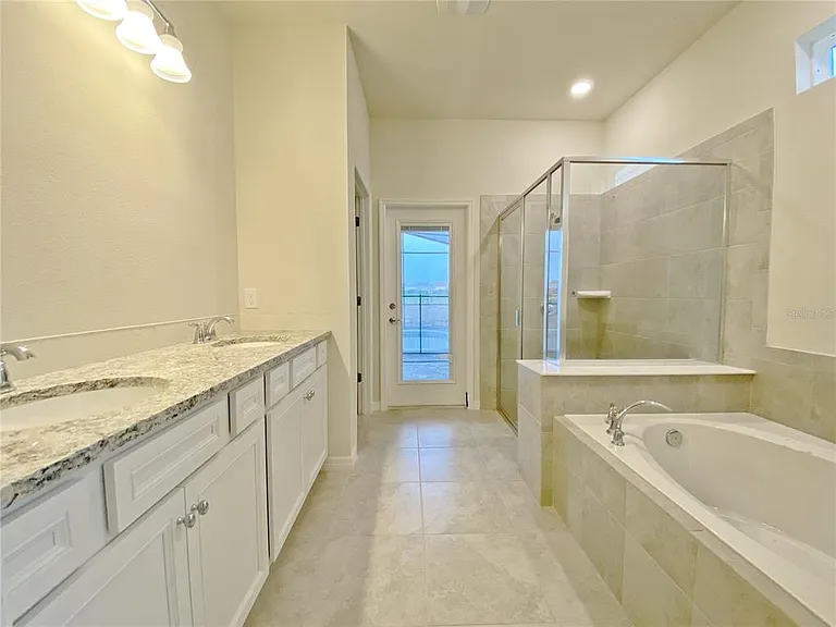7360 Oakmoss Loop — Photo 8