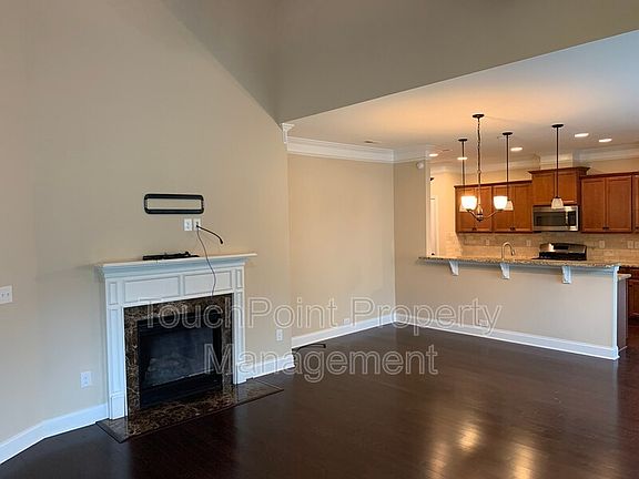 5th image of 8458 Loxton Cir