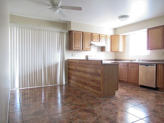 4th image of 3125 Applewood Dr #A