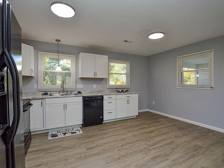5385 Macy Grove Rd — Photo 9