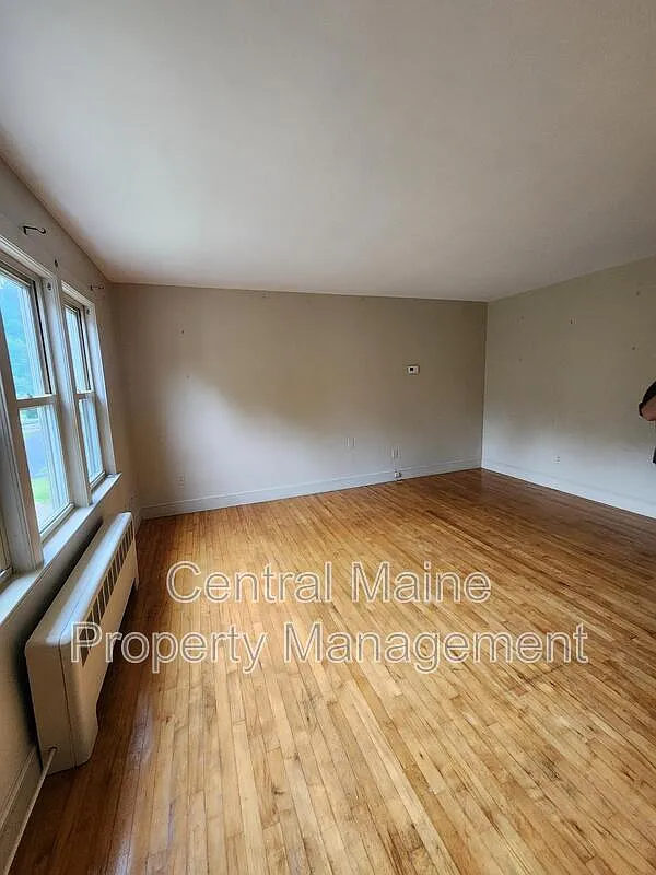 2 bed, 1.0 bath, $1,650 — Photo 3