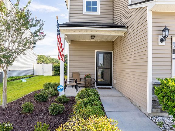 4th image of 11 Combahee Way