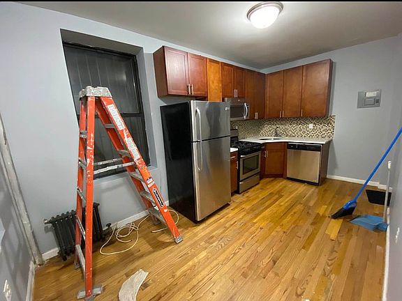 3rd image of 64 Wadsworth Ter APT D