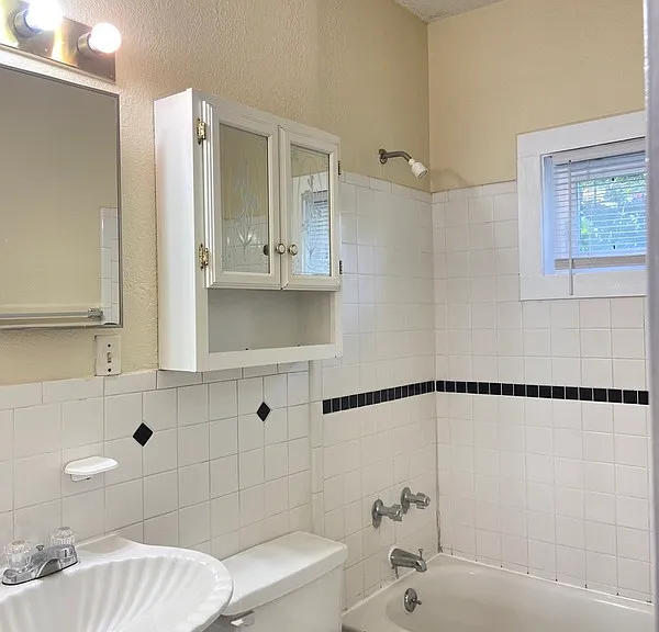 1509 Woodward St #1 — Photo 8